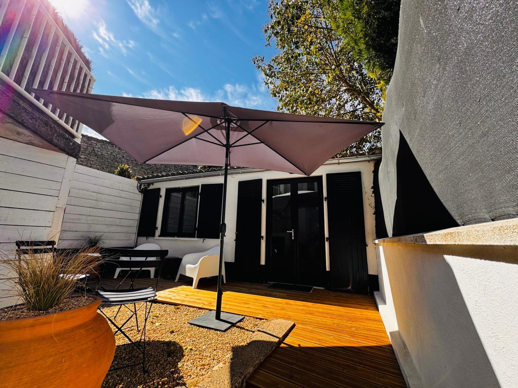 Le Petit Re, Hypercentre, Garage Prive, Terrasse Apartment Ниор Екстериор снимка